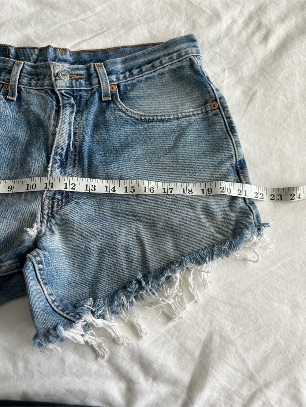 Levi's 550s Light Wash Distressed Denim Cutoff Shorts - Picture 13 of 15